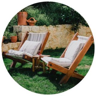 Liegestühle. Link zu unserem Onlineschaufenster Bücher für den Liegestuhl.